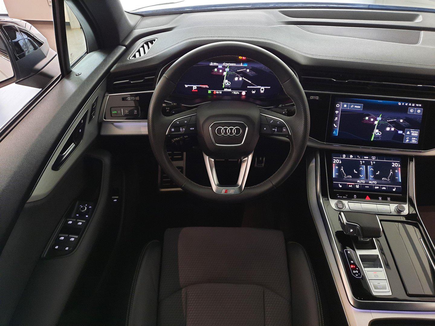 Audi Q7 50 TDI quattro tiptronic S-line | skladem | české auto po prvním majiteli | bílá s černou alcantarou | skvělá výbava | super cena | nákup online | AUTOiBUY.com